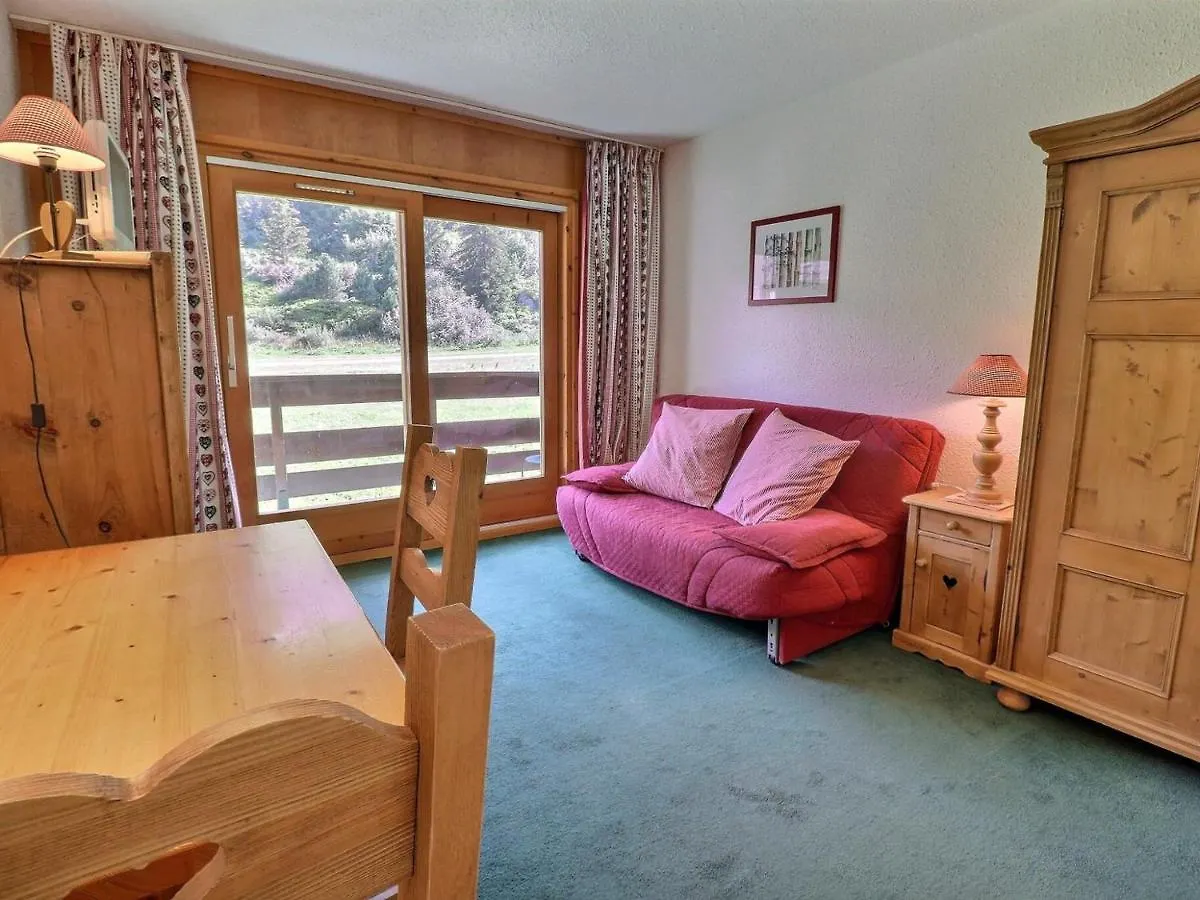Studio Lumineux Avec Balcon Et Acces Direct Aux Pistes - Fr-1-182-255 Les Allues 0*,  France