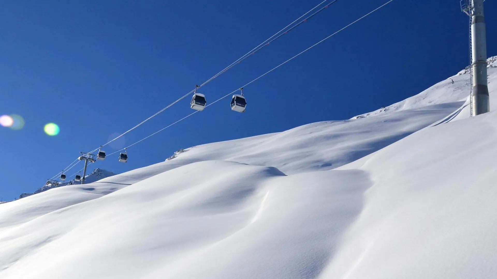 Studio Lumineux Avec Balcon Et Acces Direct Aux Pistes - Fr-1-182-255 Les Allues 0*,  France